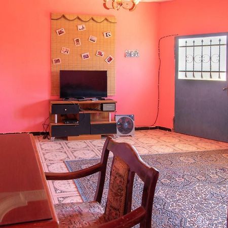 Bedouin Pink Ecohouse Bed & Breakfast Вади Муса Екстериор снимка
