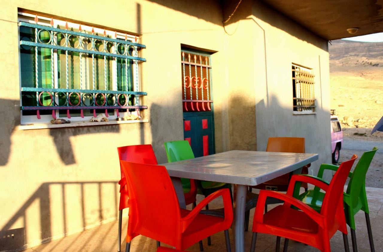 Bedouin Pink Ecohouse Bed & Breakfast Вади Муса Екстериор снимка