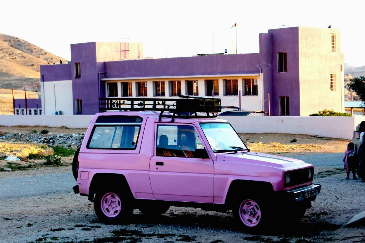 Bedouin Pink Ecohouse Bed & Breakfast Вади Муса Екстериор снимка