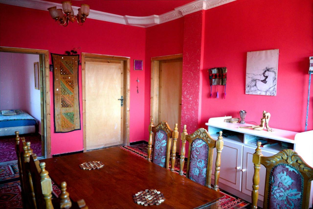 Bedouin Pink Ecohouse Bed & Breakfast Вади Муса Екстериор снимка
