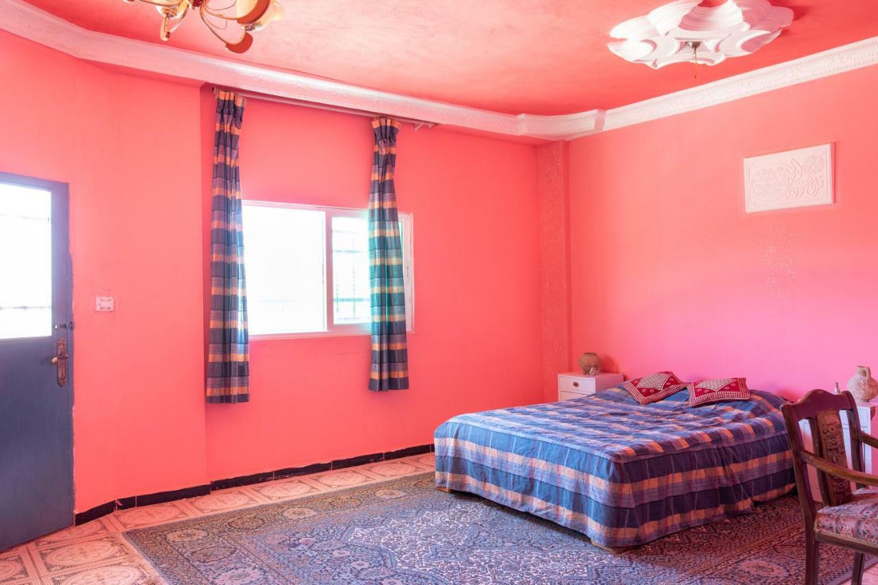 Bedouin Pink Ecohouse Bed & Breakfast Вади Муса Екстериор снимка
