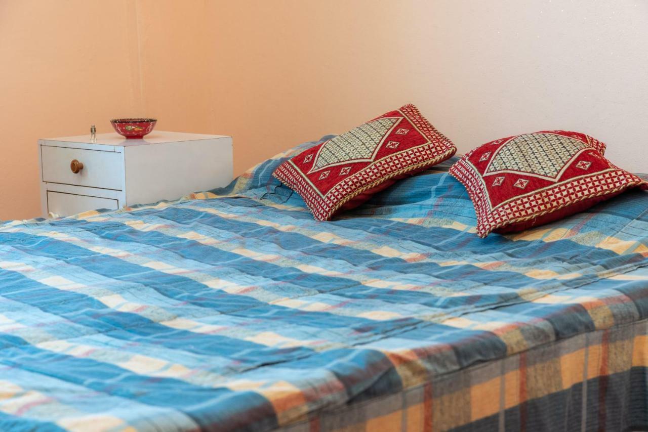 Bedouin Pink Ecohouse Bed & Breakfast Вади Муса Екстериор снимка