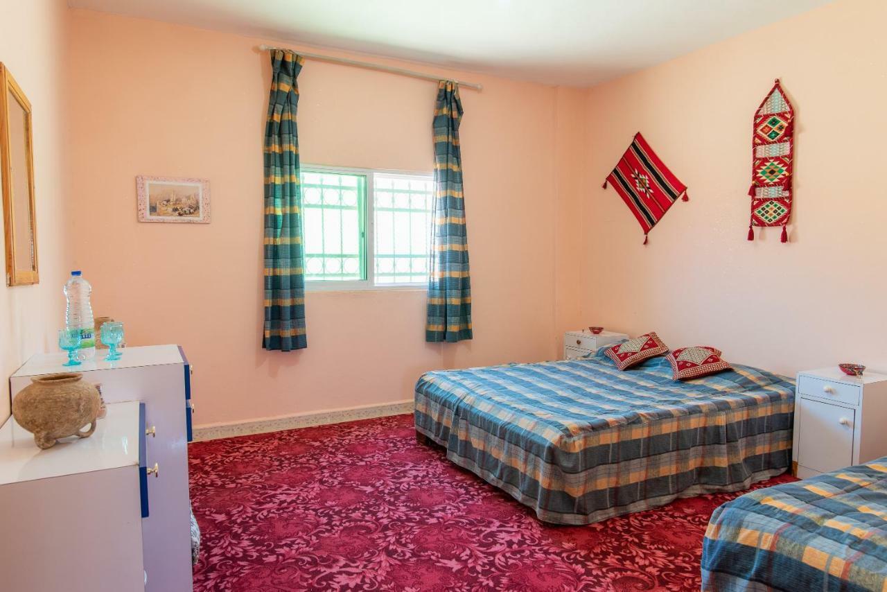 Bedouin Pink Ecohouse Bed & Breakfast Вади Муса Екстериор снимка