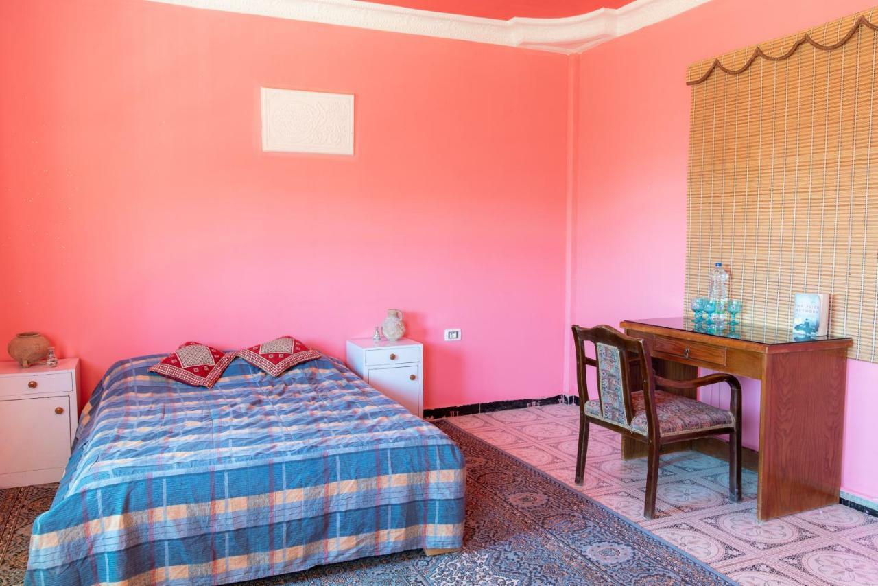 Bedouin Pink Ecohouse Bed & Breakfast Вади Муса Екстериор снимка